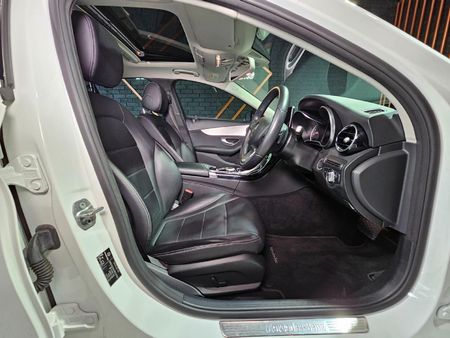 2017-Mercedes-Benz-C-Class-C-180-Avantgarde-Auto_8