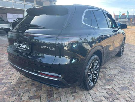 2026-Geely-E5-EM-i-Apex-Phev_6
