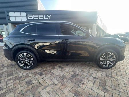 2026-Geely-E5-EM-i-Apex-Phev_7