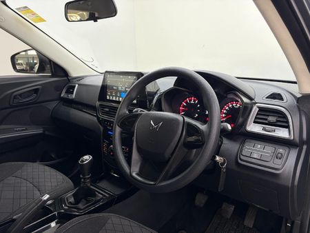 2025-Mahindra-XUV-3XO-12T-MX2_12