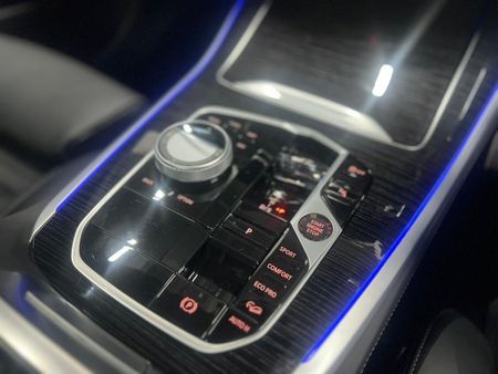 2025-BMW-X5-xDrive30d-M-Sport_10