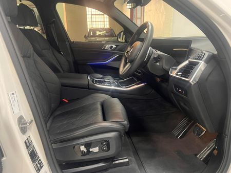 2025-BMW-X5-xDrive30d-M-Sport_5