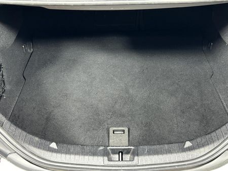 2017-Mercedes-Benz-CLA-200-Auto_14