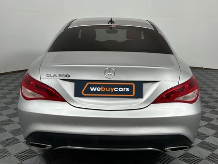 2017-Mercedes-Benz-CLA-200-Auto_18