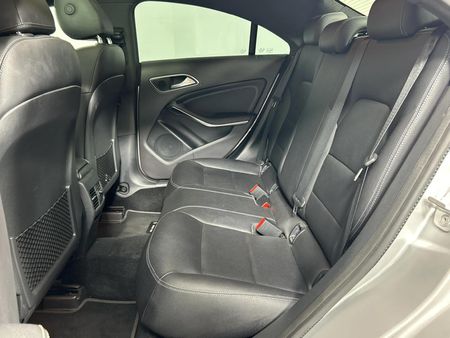 2017-Mercedes-Benz-CLA-200-Auto_3