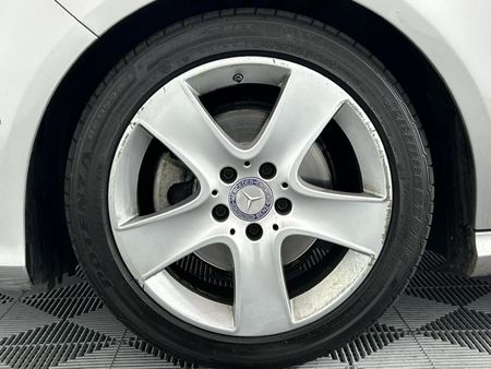 2017-Mercedes-Benz-CLA-200-Auto_4