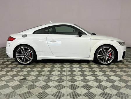 2021-Audi-TT-S-Coupe-quattro-Auto-228kW_15