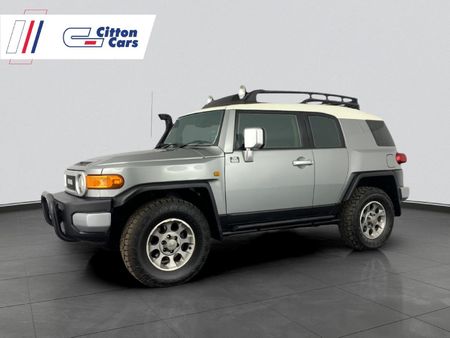 2011-Toyota-FJ-Cruiser-40-V6-Trail-Cruiser_0