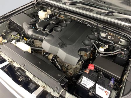 2011-Toyota-FJ-Cruiser-40-V6-Trail-Cruiser_6