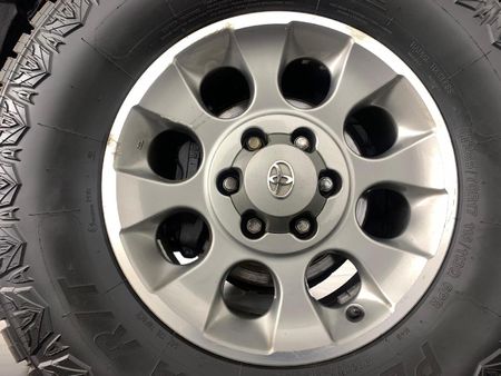 2011-Toyota-FJ-Cruiser-40-V6-Trail-Cruiser_8