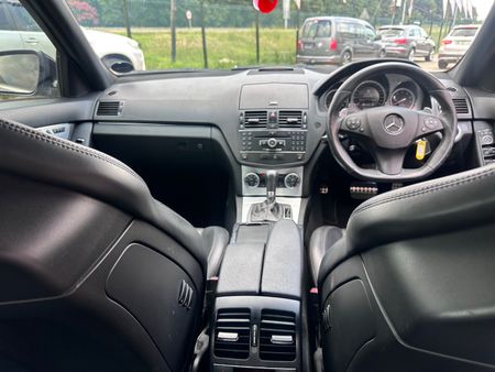 2008-Mercedes-AMG-C-Class-C63-AMG_9