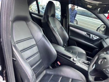 2008-Mercedes-AMG-C-Class-C63-AMG_10