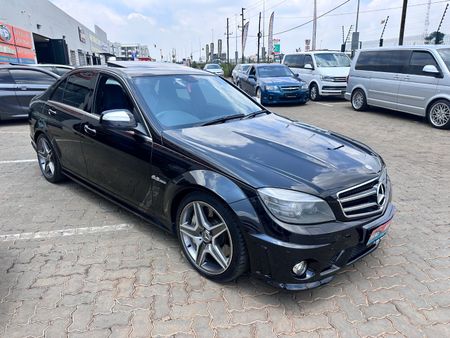 2008-Mercedes-AMG-C-Class-C63-AMG_2