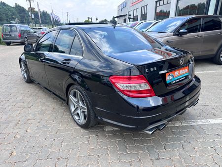 2008-Mercedes-AMG-C-Class-C63-AMG_4