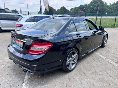 2008-Mercedes-AMG-C-Class-C63-AMG_6