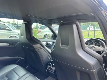 2008-Mercedes-AMG-C-Class-C63-AMG_8