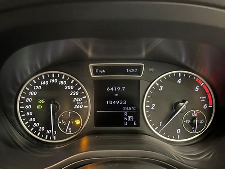 2015-Mercedes-Benz-B-Class-B-200-CDI-BE-Auto_10