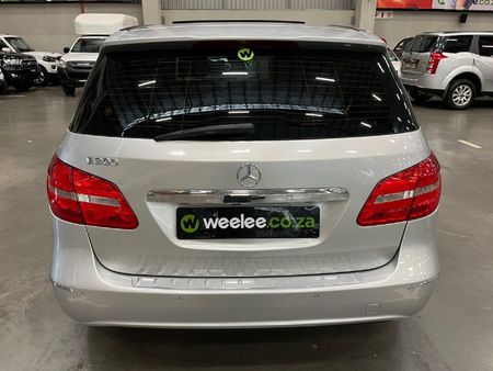 2015-Mercedes-Benz-B-Class-B-200-CDI-BE-Auto_5