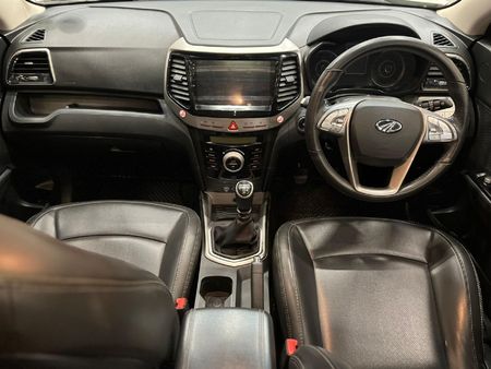 2022-Mahindra-XUV-300-12T-W8_9