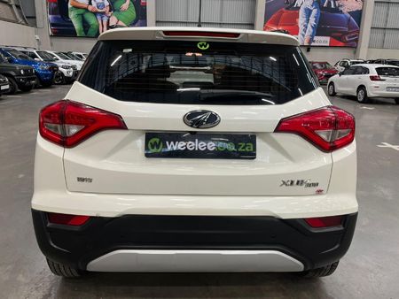 2022-Mahindra-XUV-300-12T-W8_3