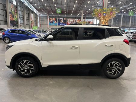 2022-Mahindra-XUV-300-12T-W8_5