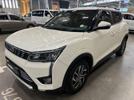 2022-Mahindra-XUV-300-12T-W8_6