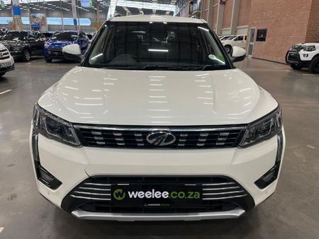 2022-Mahindra-XUV-300-12T-W8_7