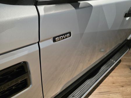 2015-Land-Rover-Discovery-4-30-TD-SD-V6-SE_6