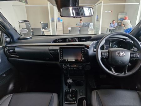 2026-Toyota-Hilux-28-GD-6-RB-Legend-RS-Auto-Double-Cab-mHev_8