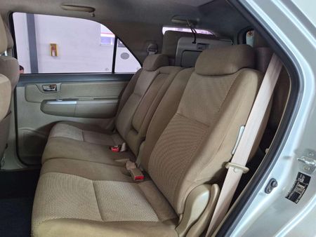 2013-Toyota-Fortuner-25-D-4D-Raised-Body_10