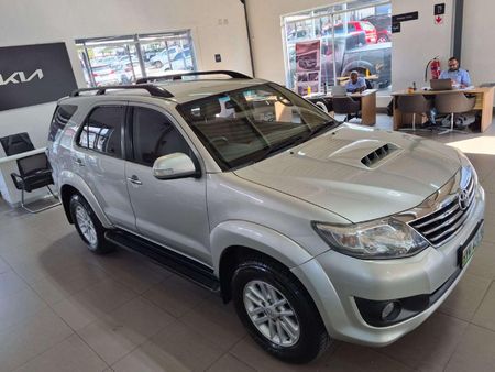 2013-Toyota-Fortuner-25-D-4D-Raised-Body_19