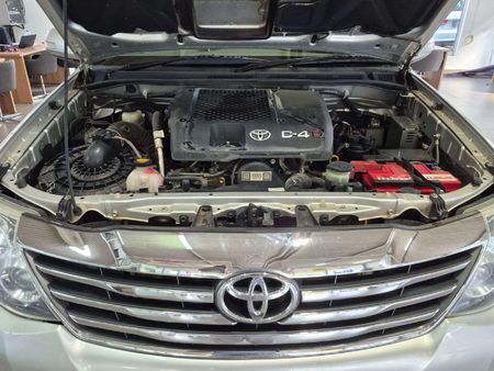 2013-Toyota-Fortuner-25-D-4D-Raised-Body_7