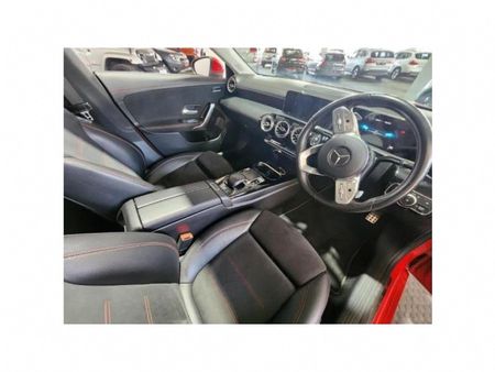 2020-Mercedes-Benz-CLA-200-Auto_10