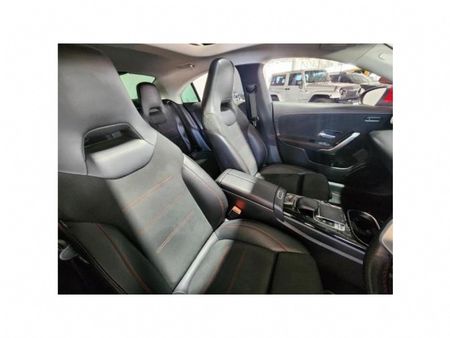 2020-Mercedes-Benz-CLA-200-Auto_11