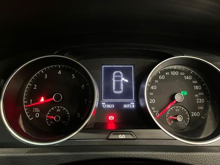 2020-Volkswagen-Golf-VII-14-TSI-Comfortline-Auto_10