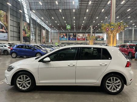 2020-Volkswagen-Golf-VII-14-TSI-Comfortline-Auto_3