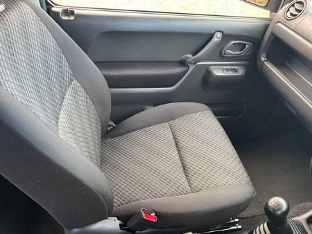 2018-Suzuki-Jimny-13_12