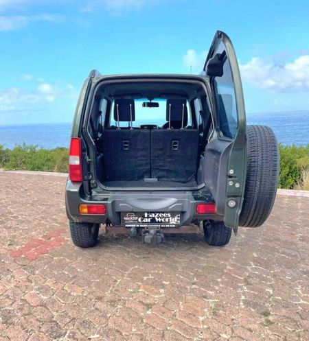2018-Suzuki-Jimny-13_16