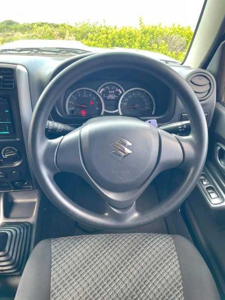 2018-Suzuki-Jimny-13_8