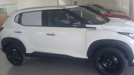 2026-Nissan-Magnite-Move-10-Visia-FC-PV_0