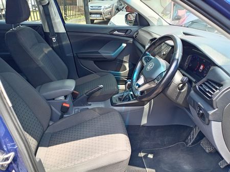 2020-Volkswagen-T-Cross-10-TSI-Highline-Auto_10