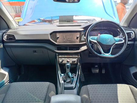 2020-Volkswagen-T-Cross-10-TSI-Highline-Auto_11