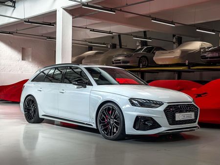2024-Audi-RS4-Avant-quattro-Auto_0
