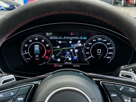 2024-Audi-RS4-Avant-quattro-Auto_17