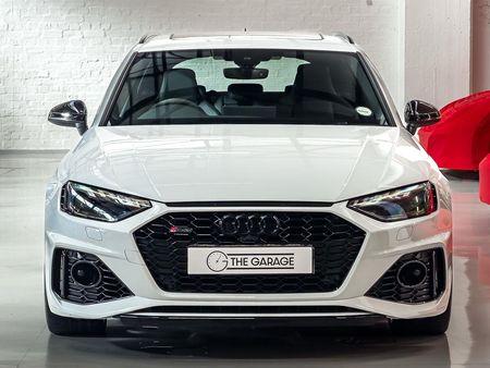 2024-Audi-RS4-Avant-quattro-Auto_1