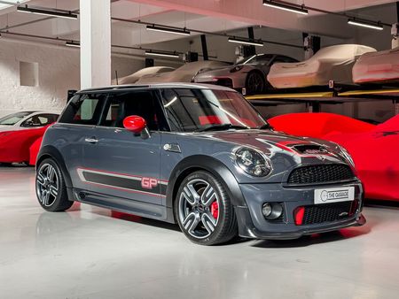 2013-MINI-Hatch-Cooper-JCW-GP_0