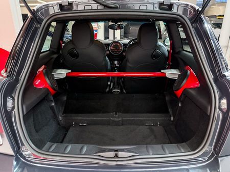 2013-MINI-Hatch-Cooper-JCW-GP_15