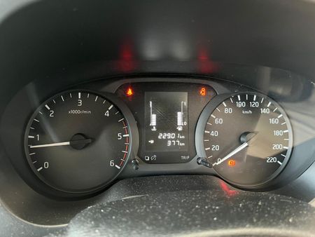 2025-Nissan-Navara-25-DDTi-SE-Double-Cab_9