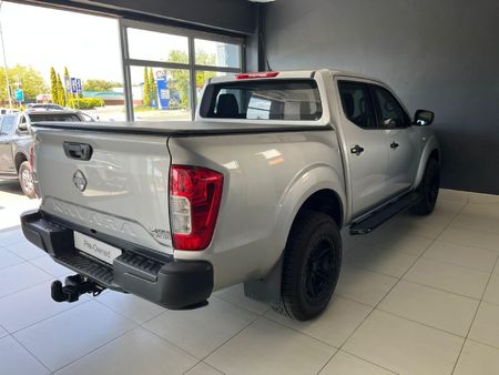 2025-Nissan-Navara-25-DDTi-SE-Double-Cab_18
