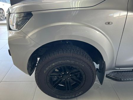 2025-Nissan-Navara-25-DDTi-SE-Double-Cab_1